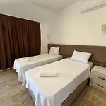 Hotel Lotus Port *
