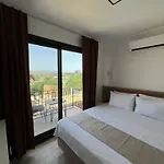 Hotel Lotus Port