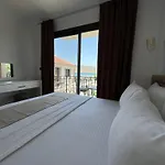 Hotel Lotus Port *