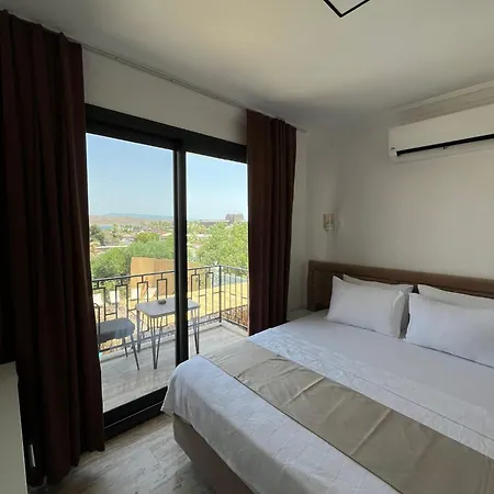Hotel Lotus Port *