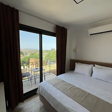 Hotel Lotus Port