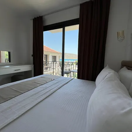 Hotel Lotus Port *