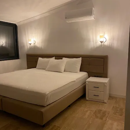 Hotel Lotus Port