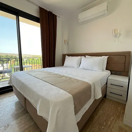 Hotel Lotus Port *