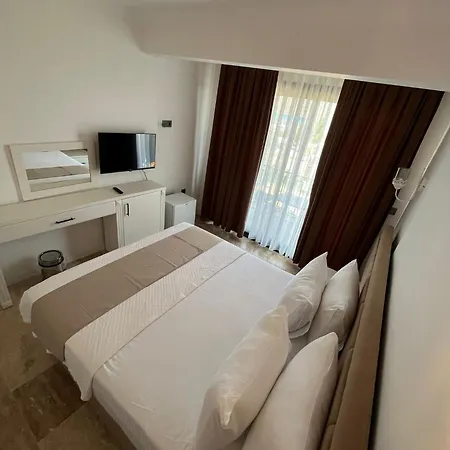 Lotus Port Otel *