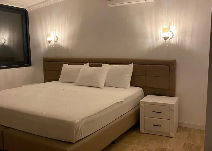 Hotel Lotus Port *